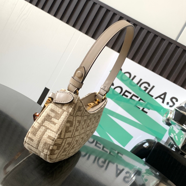 スーパーコピーブランドバッグ背面デザイン